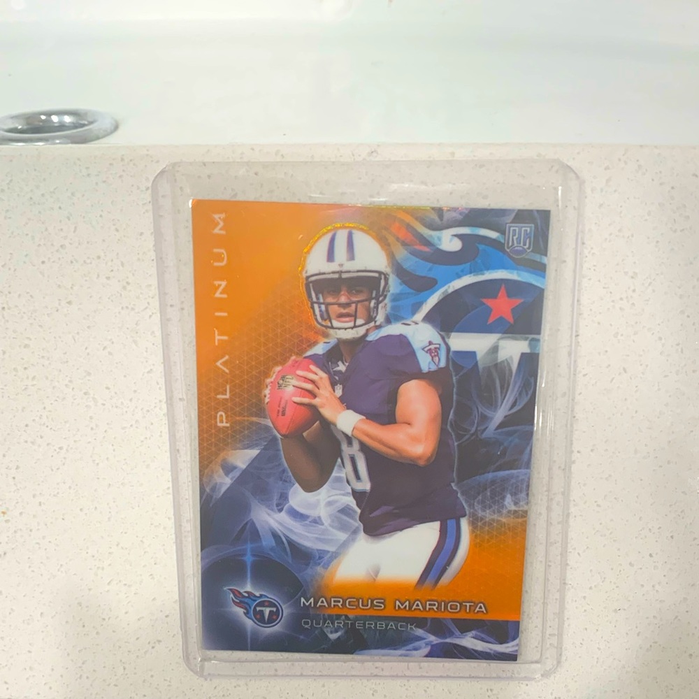 Trying to sell this orange topps platinum Marcus Mariota.
